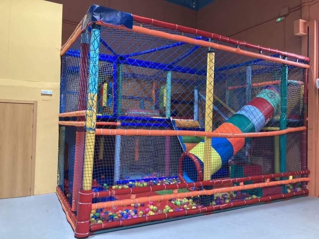 alquiler de local para eventos infantiles en Elda, con parque de bolas
